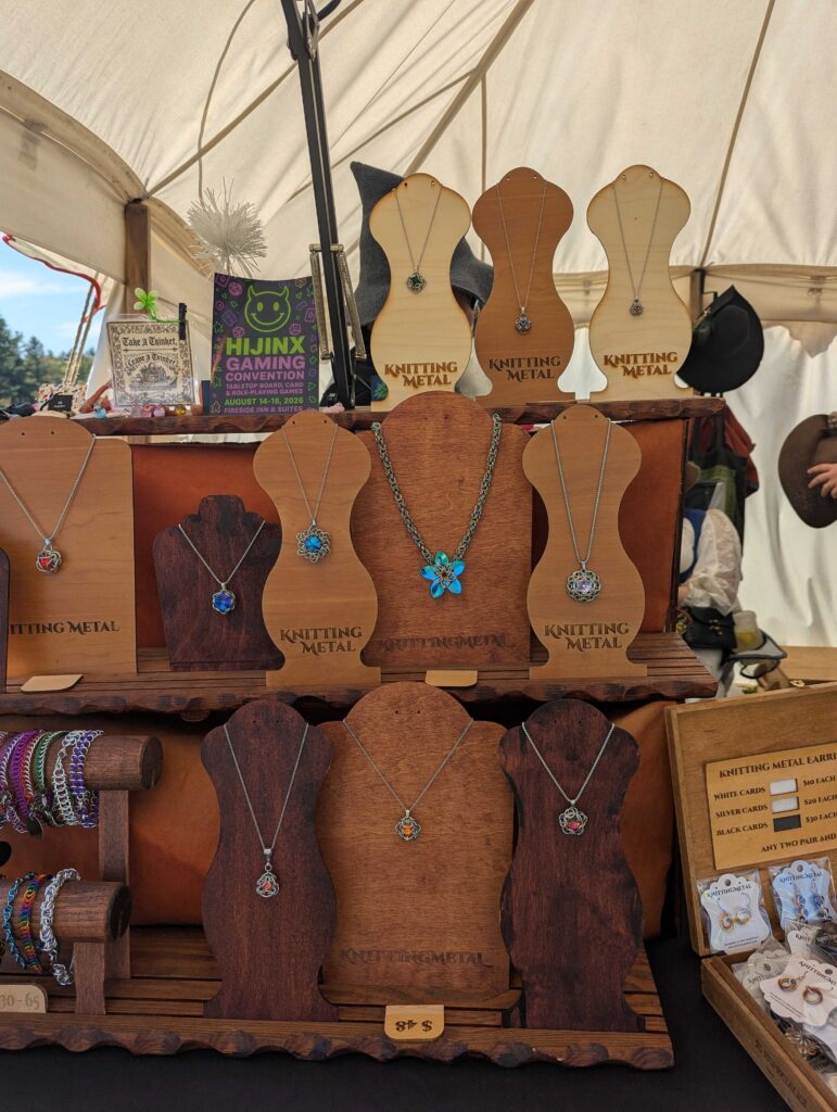 Knitting Metal jewelry examples